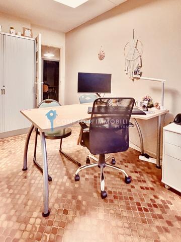 Appartement
                                                                                                                                                                                                                                                                                                                        14 pièce(s)                                                                                                                                                                                                          6 chambre(s)                                                                                                                                                                                                          238  m²