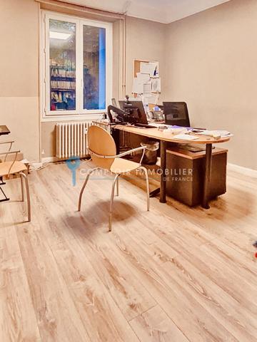 Appartement
                                                                                                                                                                                                                                                                                                                        14 pièce(s)                                                                                                                                                                                                          6 chambre(s)                                                                                                                                                                                                          238  m²