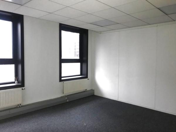 EVRY-COUCOURONNES CENTRE VILLE Local commercial de 4 bureaux