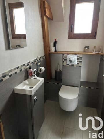 Maison 10 pièces de 323 m² à Pleurtuit (35730)