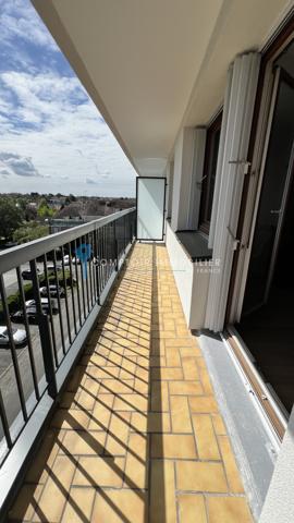 Appartement
                                                                                                                                                                                                                                                                                                                        4 pièce(s)                                                                                                                                                                                                          2 chambre(s)                                                                                                                                                                                                          74  m²