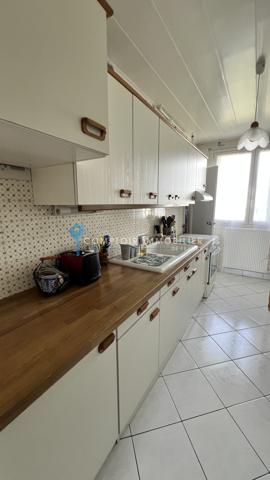Appartement
                                                                                                                                                                                                                                                                                                                        4 pièce(s)                                                                                                                                                                                                          2 chambre(s)                                                                                                                                                                                                          74  m²