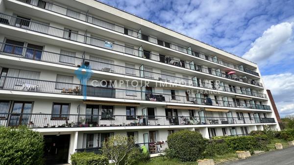 Appartement
                                                                                                                                                                                                                                                                                                                        4 pièce(s)                                                                                                                                                                                                          2 chambre(s)                                                                                                                                                                                                          74  m²