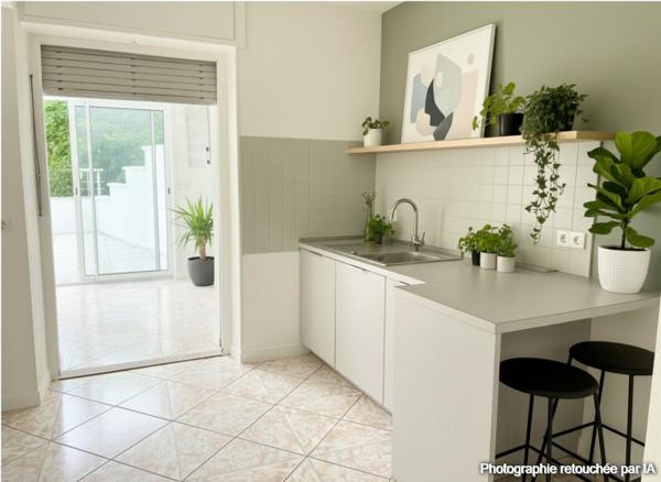 Appartement type F4 + local commercial indépendant