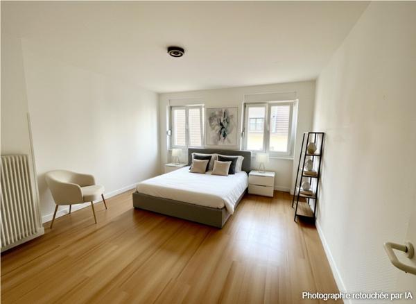 Appartement type F4 + local commercial indépendant