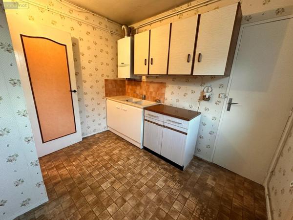 Appartement à rénover à vendre à Sens dans l'Yonne (89100), ref : 89062-57