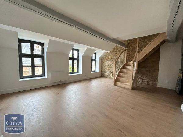 Appartement à louer 2 pièces 56.07m² Charleville-Mézières (08000)