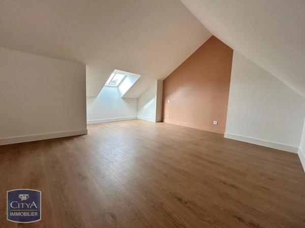 Appartement à louer 2 pièces 56.07m² Charleville-Mézières (08000)