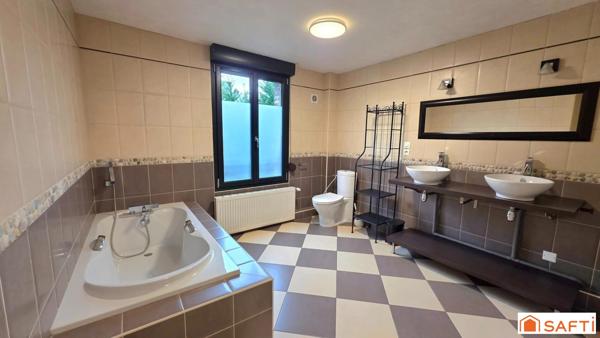 MAGNIFIQUE ET UNIQUE ! LOFT INDUSTRIEL D'EXCEPTION au cœur de Saint-Quentin.