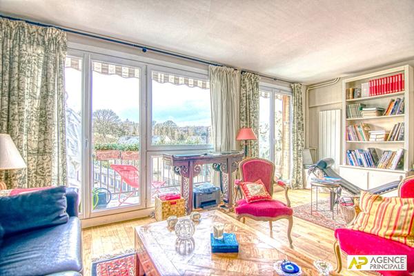 Versailles Chantiers Appartement 4 pièces 93.35 m² carrez situe au 5ème étage avec ascenseur, cave et box en option €688 000 ** - Référence 26669