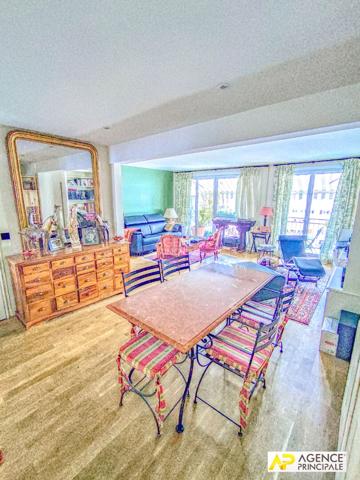 Versailles Chantiers Appartement 4 pièces 93.35 m² carrez situe au 5ème étage avec ascenseur, cave et box en option €688 000 ** - Référence 26669