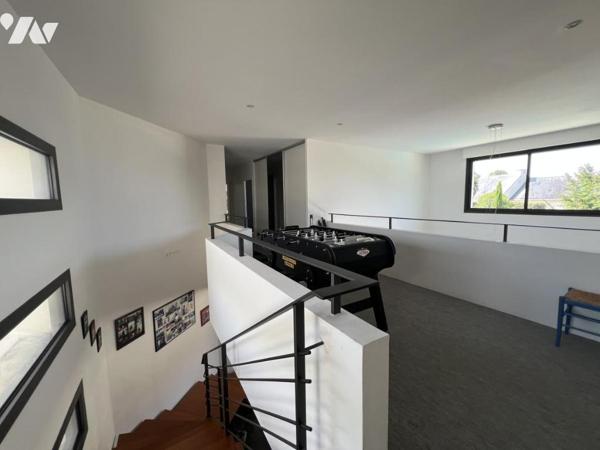 Maison d'habitation de grand standing avec piscine extérieur
