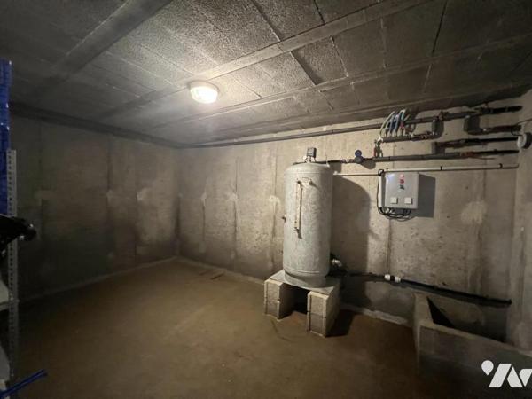 Maison d'habitation de grand standing avec piscine extérieur