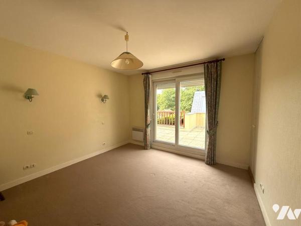 JUIGNE SUR LOIRE PROPRIETE AVEC PISCINE