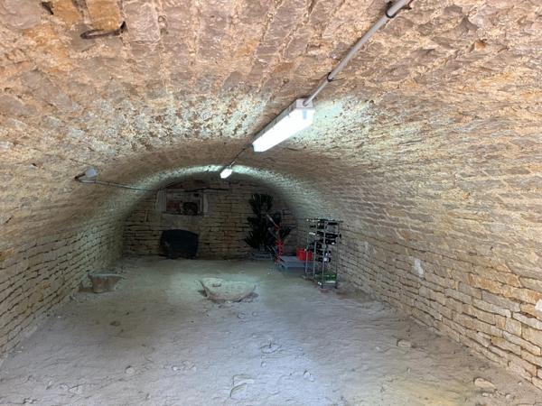 Propriete proche de POUILLY EN AUXOIS (21) à vendre 12 pièces