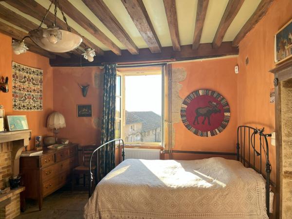 Propriete proche de POUILLY EN AUXOIS (21) à vendre 12 pièces