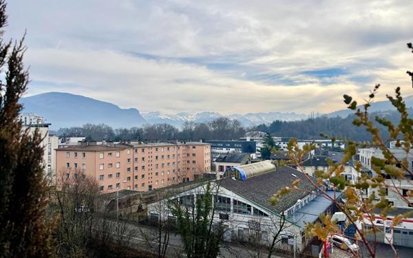 Appartement à louer    5 pièces •  Chambéry