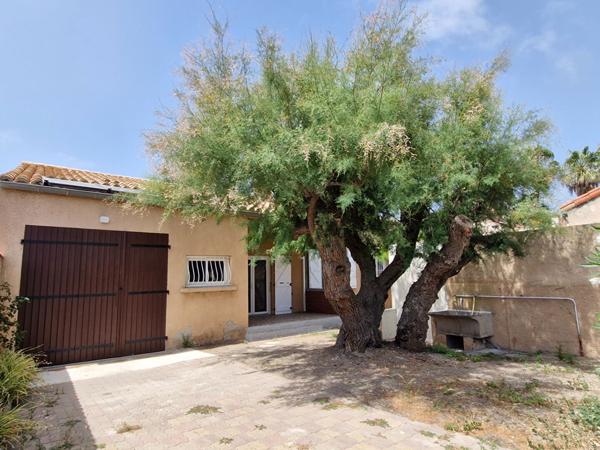 11210 PORT LA NOUVELLE A LOUER VILLA T4 JARDIN ET GARAGE
