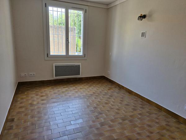 11210 PORT LA NOUVELLE A LOUER VILLA T4 JARDIN ET GARAGE
