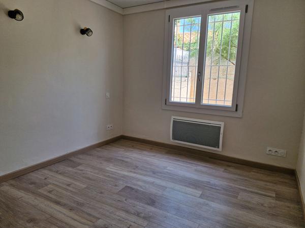 11210 PORT LA NOUVELLE A LOUER VILLA T4 JARDIN ET GARAGE