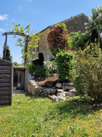 Maison ancienne - Gourdon Secteur GOURDON - Ravissante Maison en pierre restaurée avec jardin arboré et piscine
