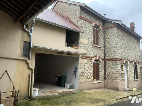 MAISON ANCIENNE AVEC DEPENDANCES