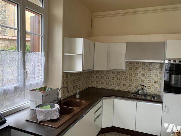 MAISON ANCIENNE AVEC DEPENDANCES