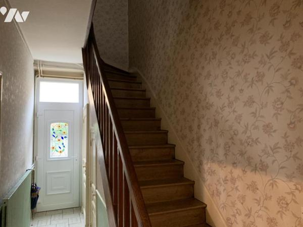 MAISON ANCIENNE AVEC DEPENDANCES