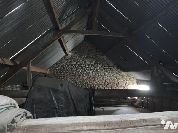 MAISON ANCIENNE AVEC DEPENDANCES