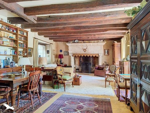 Maison 369 500 € Terrasson-Lavilledieu 8 p 257 m² DPE E