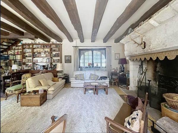 Maison 369 500 € Terrasson-Lavilledieu 8 p 257 m² DPE E