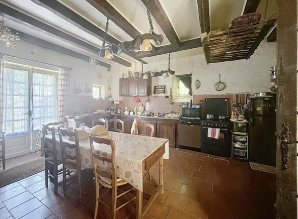 Maison 369 500 € Terrasson-Lavilledieu 8 p 257 m² DPE E