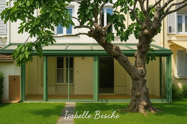 Maison de ville en pierre offrant une vrai vie de quartier, 3 chambres , véranda et jardin