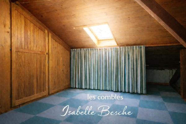 Maison de ville en pierre offrant une vrai vie de quartier, 3 chambres , véranda et jardin