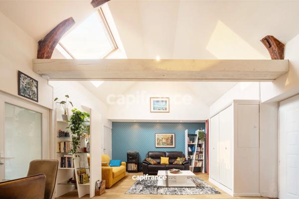 MAISON DE PLAIN-PIED AVEC DEUX CHAMBRES ET SUPERBE PIÈCE À VIVRE AVEC BELLE HAUTEUR SOUS PLAFOND !