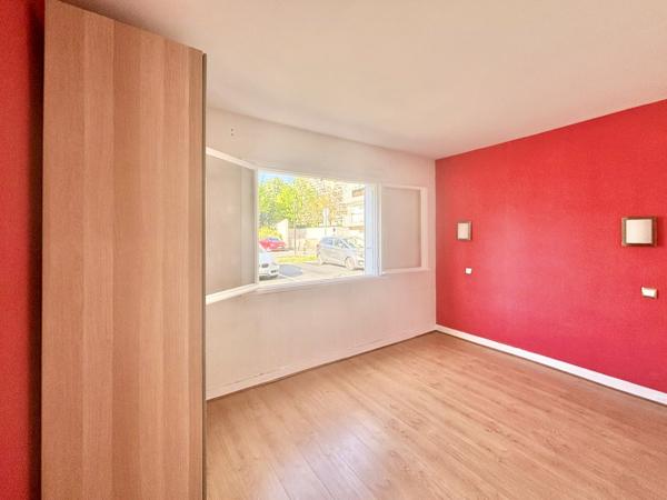 Appartement
         2 pièces
        - 56 m² 149 000 € *