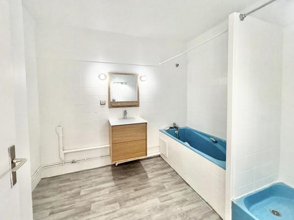 Appartement
         2 pièces
        - 56 m² 149 000 € *