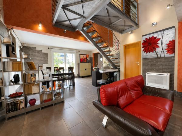 Maison
         6 pièces
        - 180 m² Exclusivité 575 000 € *