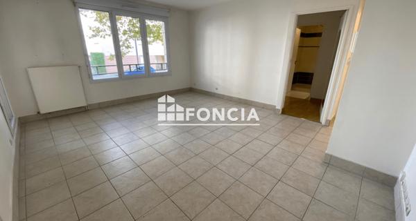 Location Appartement 2 pièces 43.79 m² - Guyancourt 78280