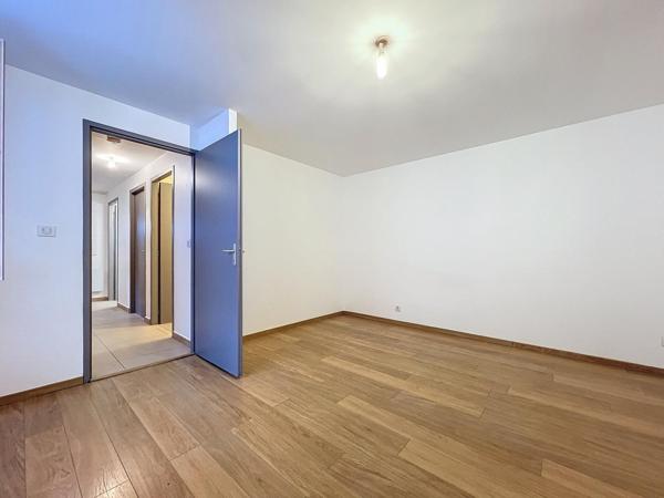 Appartement T3, 98.82  m², 2 chambres, garage, terrasse