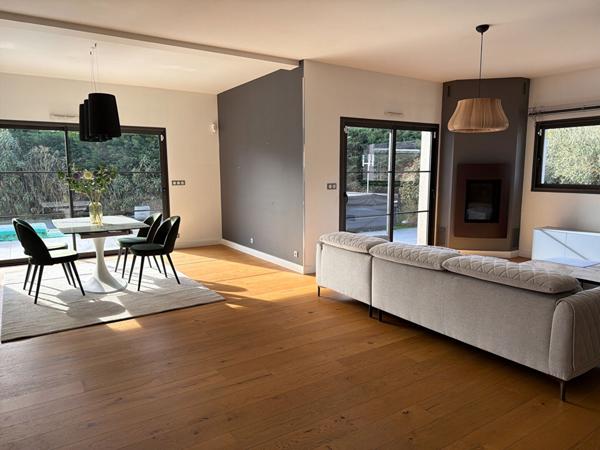 Pessac Magonty - Contemporaine de 180 m2 offrant 4chambres dont deux suites parentales