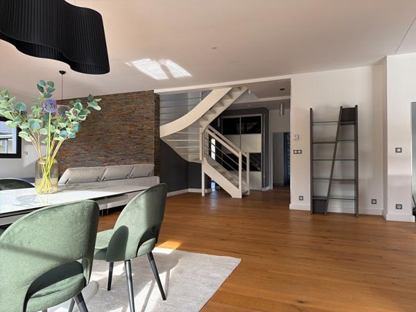 Pessac Magonty - Contemporaine de 180 m2 offrant 4chambres dont deux suites parentales