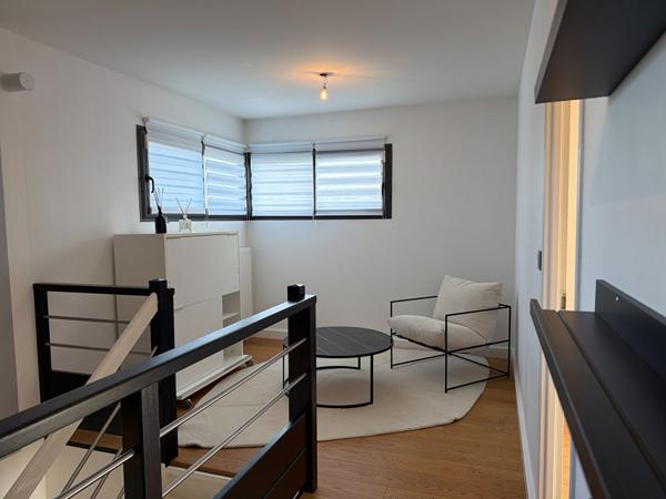 Pessac Magonty - Contemporaine de 180 m2 offrant 4chambres dont deux suites parentales