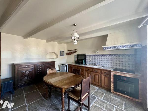 2 MAISONS DANS LE BOURG