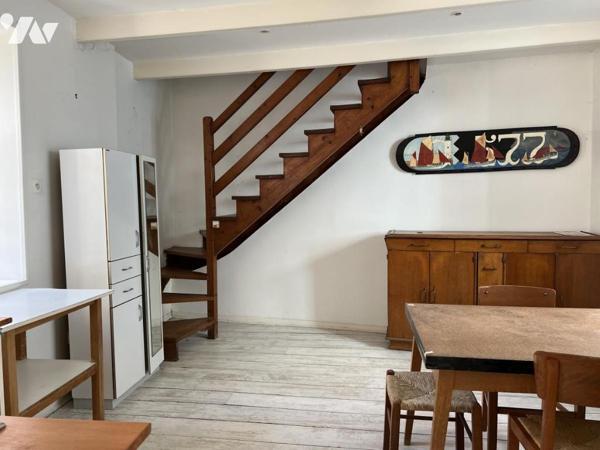 2 MAISONS DANS LE BOURG