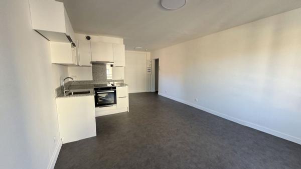 Studio MORANGIS 1 pièce 31.82 m²