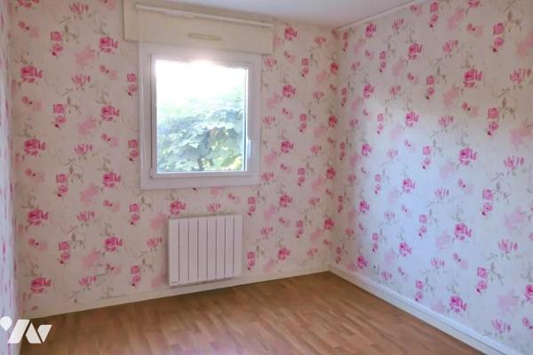 Appartement T3 - 1 er étage avec ascenseur - Balcon - Cave - Garage. 82,41 m²