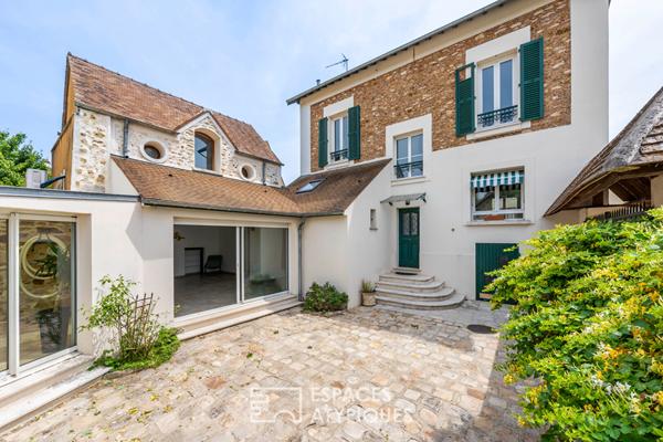 La meulière et sa piscine intérieure