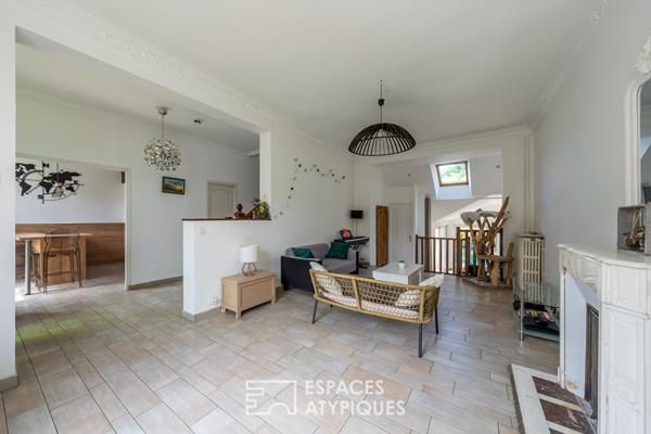 La meulière et sa piscine intérieure