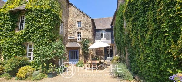 Maison de ville à Quintin